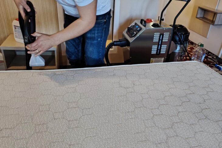 Alergii sau mirosuri neplăcute? Soluția este spălatul saltelelor în Oradea